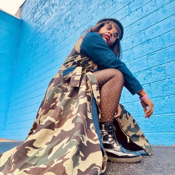 Blue denim and camouflage trench coat with removable panel - Picture 5 of 11